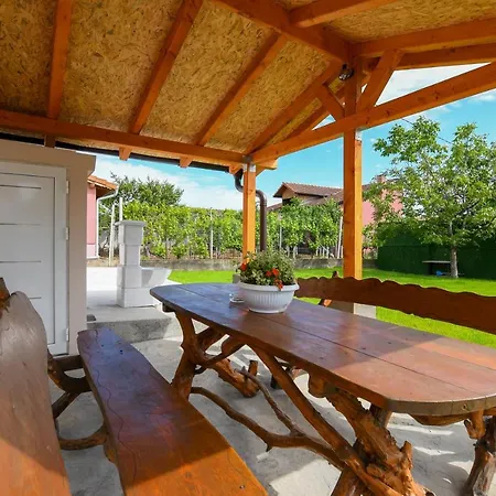 Oasis House Holiday home Kladovo
